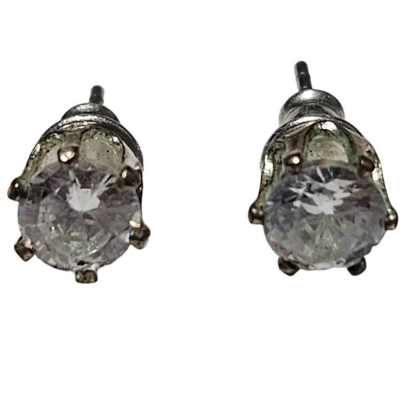 Elegant Round Cut Clear Gemstones Silver Tone Stud Earrings Classic Timeless - Picture 1 of 2